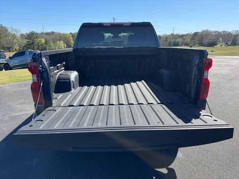 Used 2022 Chevrolet Silverado 1500 LT image 10