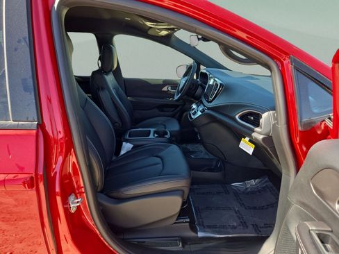 New 2026 Chrysler Pacifica Select w/ S Appearance Package FWD image 61