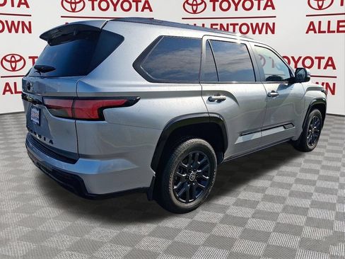Used 2024 Toyota Sequoia Platinum AWD/4WD image 9