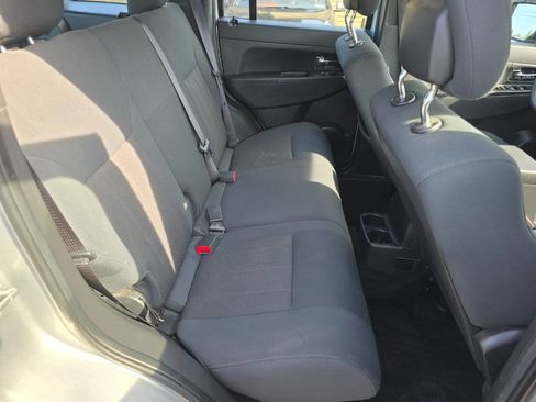 Used 2012 Jeep Liberty Sport AWD/4WD image 22