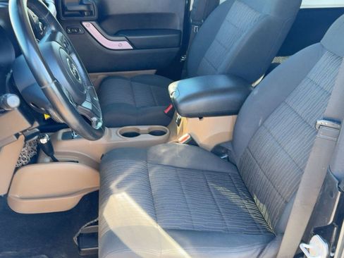 Used 2012 Jeep Wrangler Sahara image 5