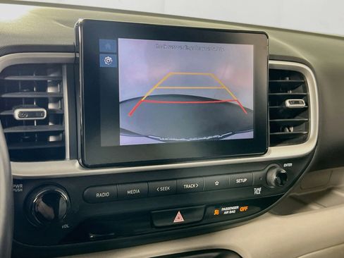 Used 2023 Hyundai Venue SEL image 13
