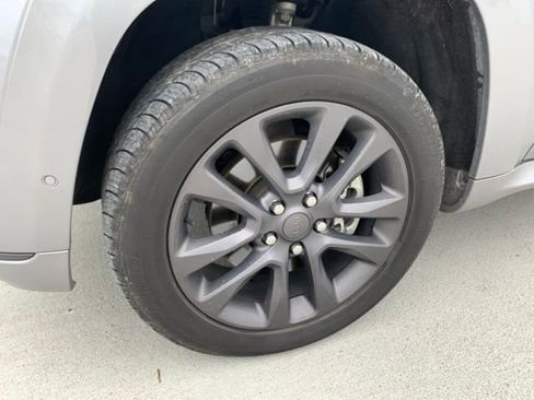 Used 2019 Jeep Grand Cherokee High Altitude AWD/4WD image 3