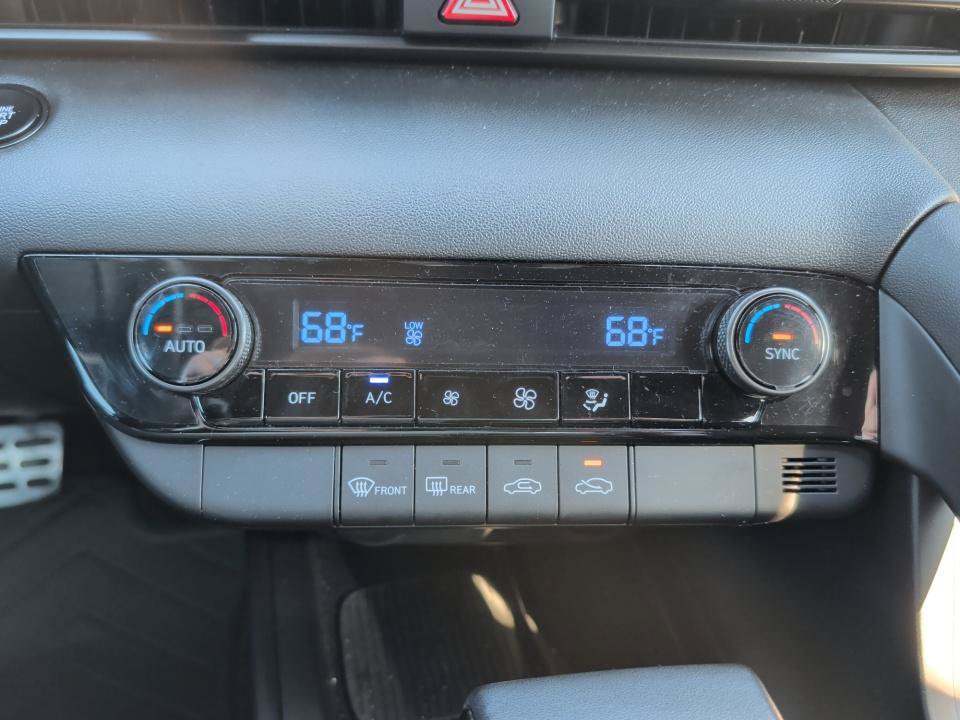 Certified 2025 Hyundai Elantra Sport FWD image 18