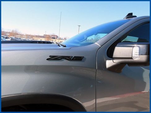 Used 2023 Chevrolet Silverado 1500 ZR2 w/ Technology Package image 5