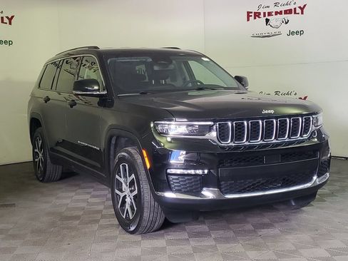 Used 2023 Jeep Grand Cherokee L Limited AWD/4WD image 2