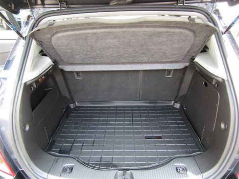 Used 2019 Chevrolet Trax LT w/ LT Convenience Package FWD image 18