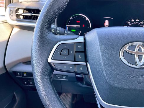 Used 2024 Toyota Sienna XLE image 24