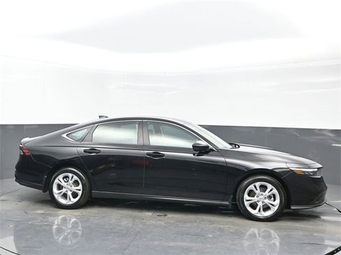 Certified 2025 Honda Accord LX image 7