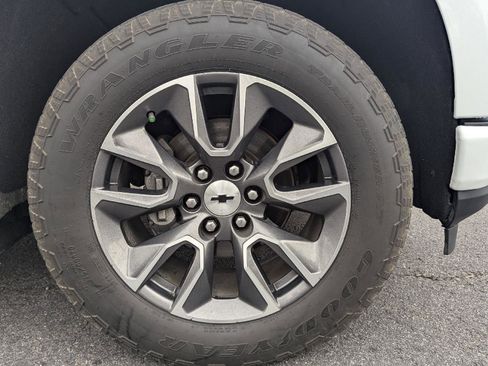Used 2020 Chevrolet Silverado 1500 RST AWD/4WD image 9