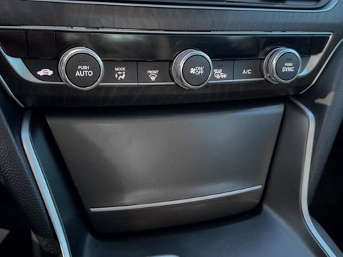 Used 2022 Honda Accord Touring image 16