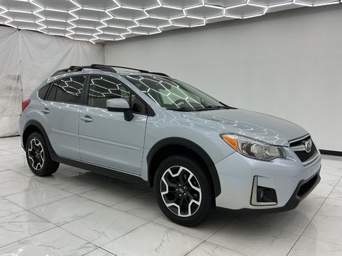 Used 2017 Subaru Crosstrek 2.0i Premium AWD/4WD image 7