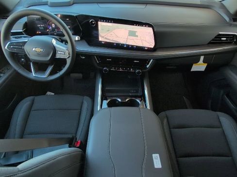 New 2026 Chevrolet Suburban LS image 5