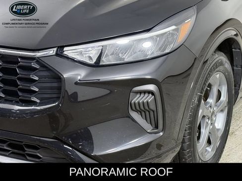Used 2023 Ford Escape ST-Line w/ Tech Pack #1 AWD/4WD image 9