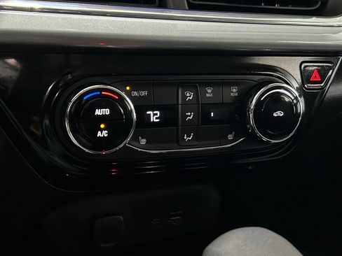 Used 2025 Chevrolet Trax LT w/ Driver Confidence Package FWD image 22