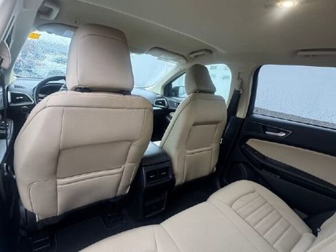 Used 2024 Ford Edge SE image 17