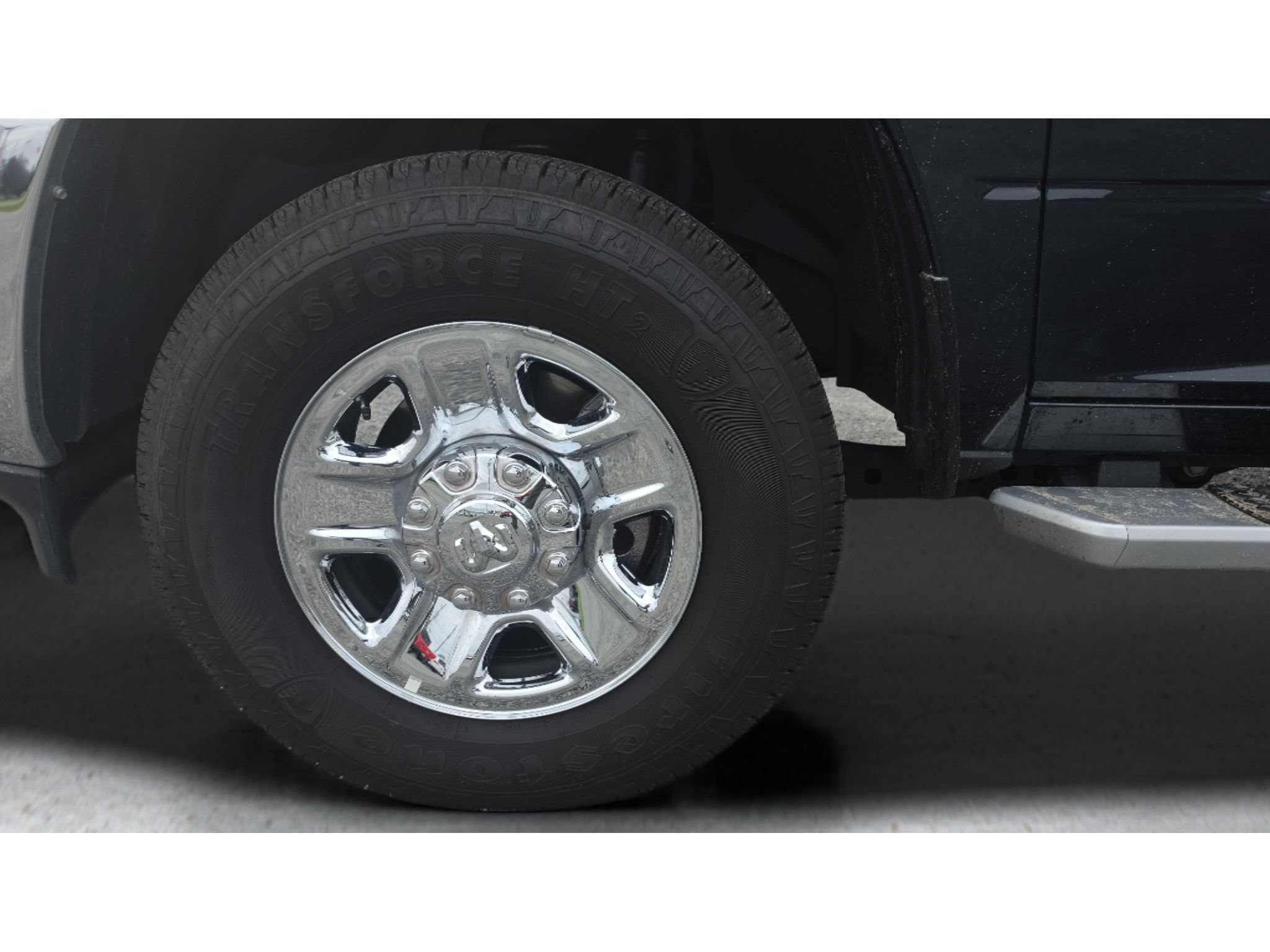 Used 2026 RAM 2500 Tradesman w/ Chrome Appearance Group AWD/4WD image 13