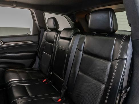 Used 2017 Jeep Grand Cherokee Overland w/ Jeep Active Safety Group image 23