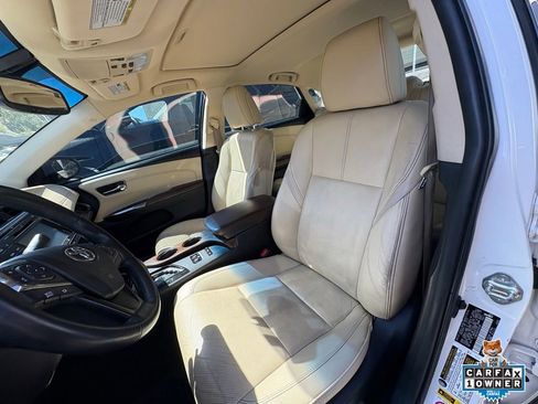 Used 2015 Toyota Avalon Limited FWD image 17