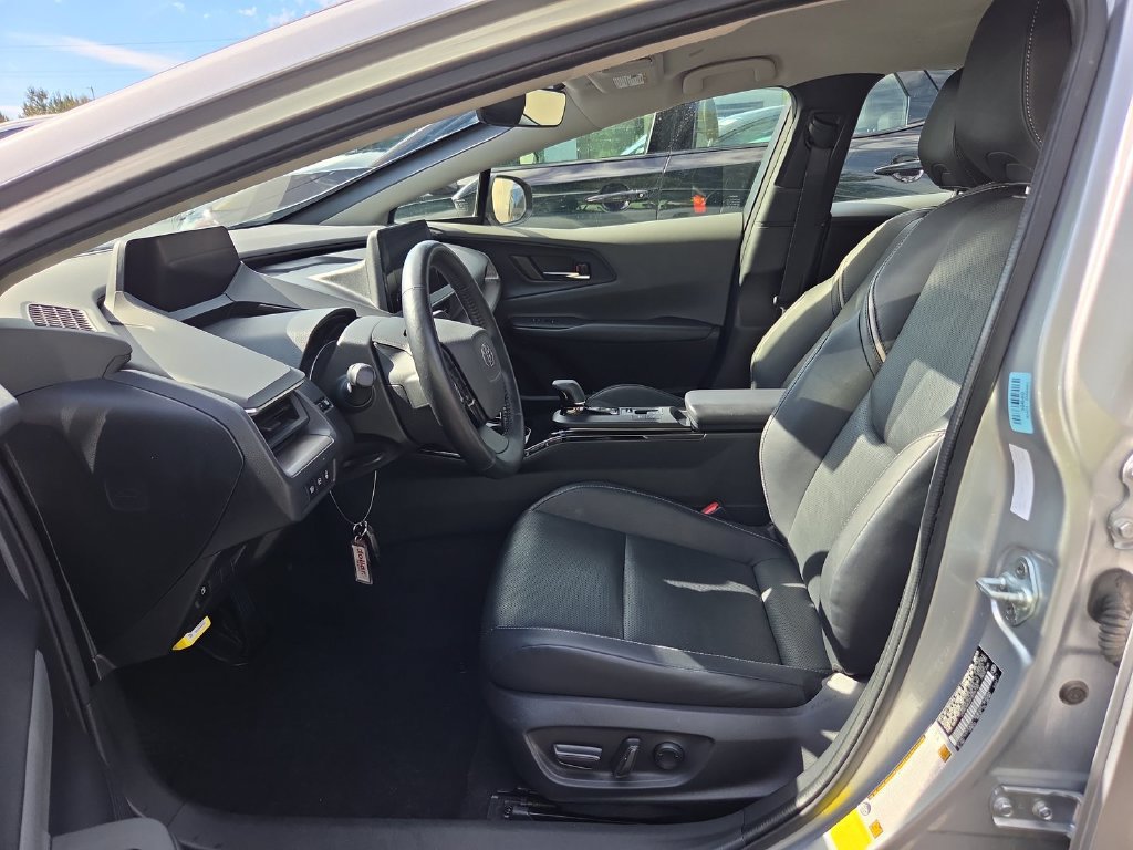 Certified 2023 Toyota Prius XLE FWD image 3