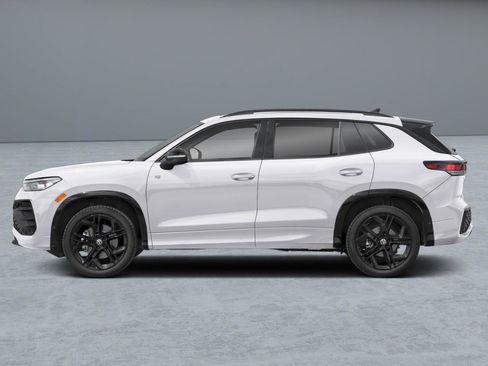 New 2026 Volkswagen Tiguan SE R-Line image 3