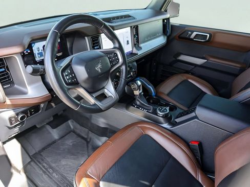 Used 2023 Ford Bronco Outer Banks w/ Sasquatch Package AWD/4WD image 13