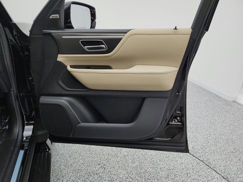 Used 2026 INFINITI QX80 Pure w/ Cargo Package image 19