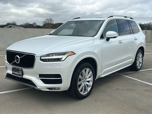 Used 2018 Volvo XC90 T6 Momentum w/ Convenience Package image 9