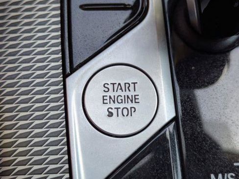 Used 2022 BMW X5 sDrive40i w/ M Sport Package RWD image 38