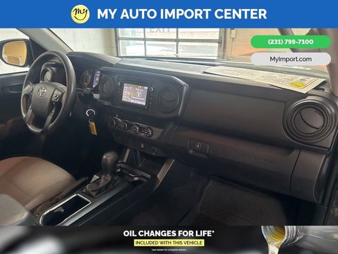 Used 2019 Toyota Tacoma SR w/ SX Package image 29