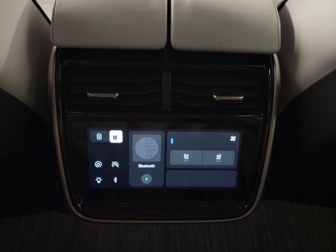 Used 2024 Rivian R1S Adventure AWD/4WD image 30
