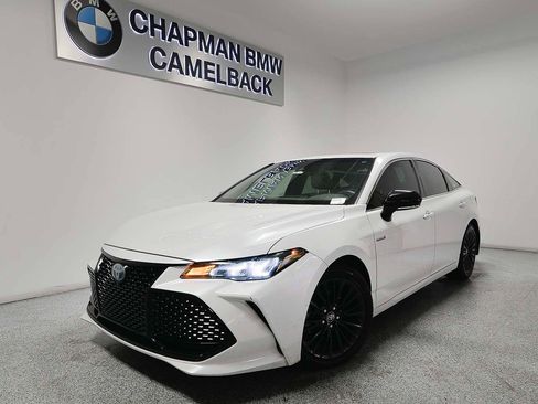 Used 2019 Toyota Avalon XSE w/ All Weather Liner Package FWD image 1