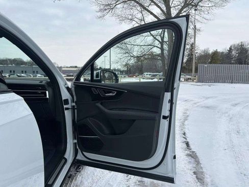 Used 2025 Audi Q7 3.0T Prestige w/ Prestige Package image 28