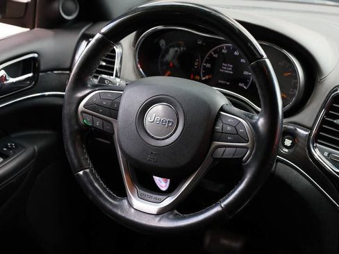 Used 2020 Jeep Grand Cherokee Overland RWD image 30
