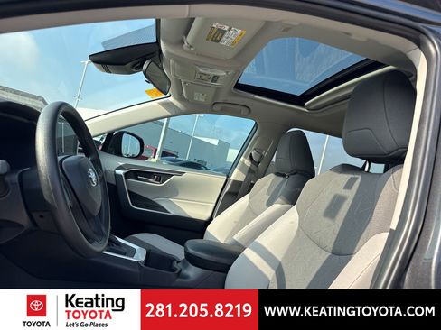 Used 2025 Toyota RAV4 XLE w/ Convenience Package FWD image 16