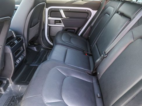 Used 2023 Land Rover Defender 110 X-Dynamic SE image 20