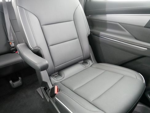 Used 2025 Buick Enclave Preferred image 14