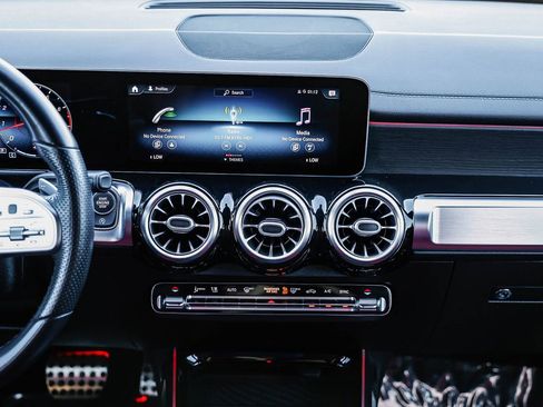 Used 2021 Mercedes-Benz GLB 250 image 11