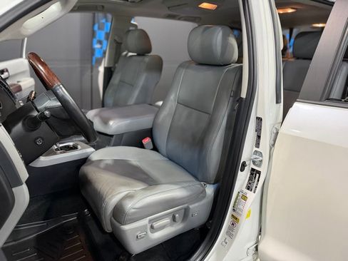 Used 2016 Toyota Sequoia Platinum AWD/4WD image 21