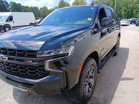 Used 2024 Chevrolet Tahoe Z71 w/ Luxury Package AWD/4WD image 8
