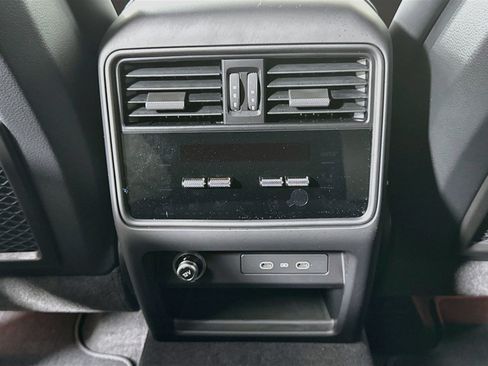Certified 2026 Porsche Cayenne E-Hybrid AWD/4WD image 24