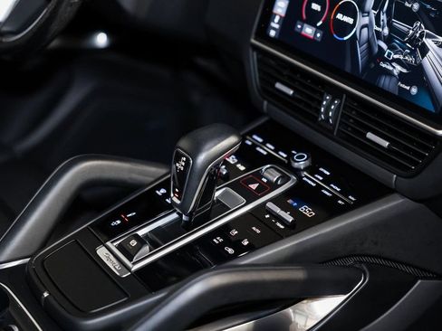 Used 2019 Porsche Cayenne Turbo AWD/4WD image 24