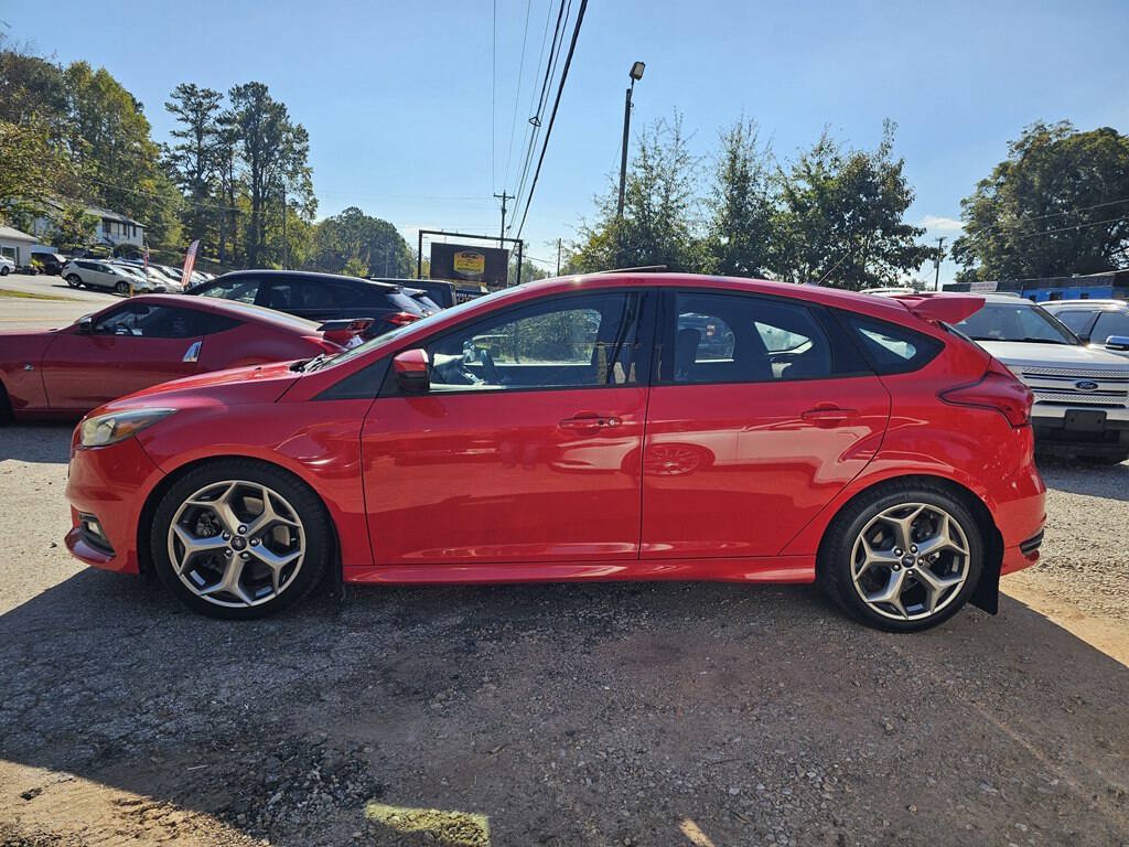 Used 2016 Ford Focus ST FWD image 2