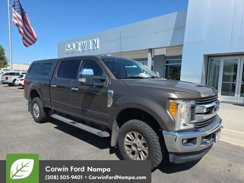 Used 2017 Ford F250 XLT w/ XLT Premium Package AWD/4WD image 6