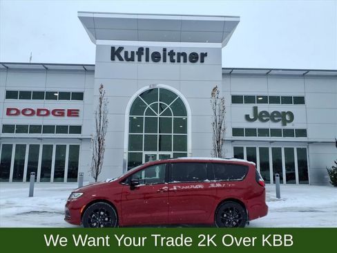 New 2026 Chrysler Pacifica Limited w/ S Appearance Package AWD/4WD image 1