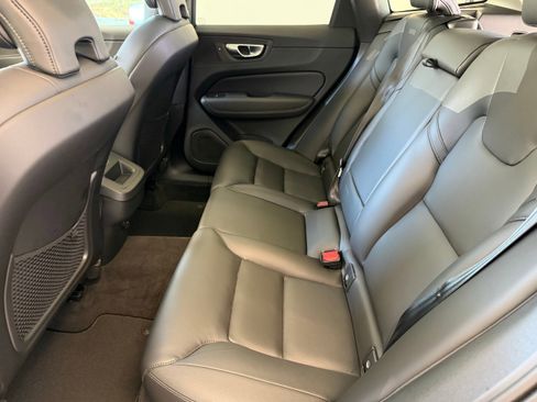 Certified 2025 Volvo XC60 B5 Core AWD/4WD image 24