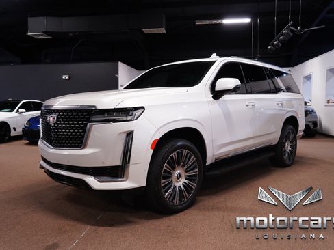 Used 2022 Cadillac Escalade Premium Luxury image 3