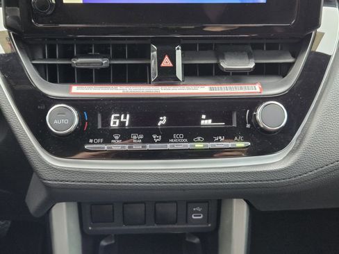 Used 2024 Toyota Corolla Cross AWD Hybrid image 13