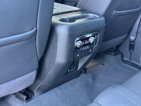 Used 2024 GMC Yukon XL Denali image 30