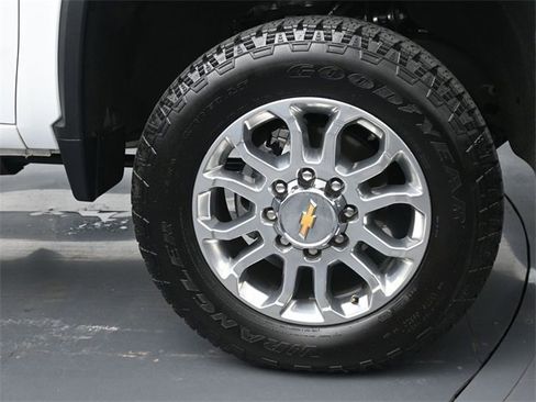 Used 2024 Chevrolet Silverado 2500 LTZ w/ LTZ Plus Package image 36